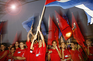 Cuban Communist youth - 101.6 kb